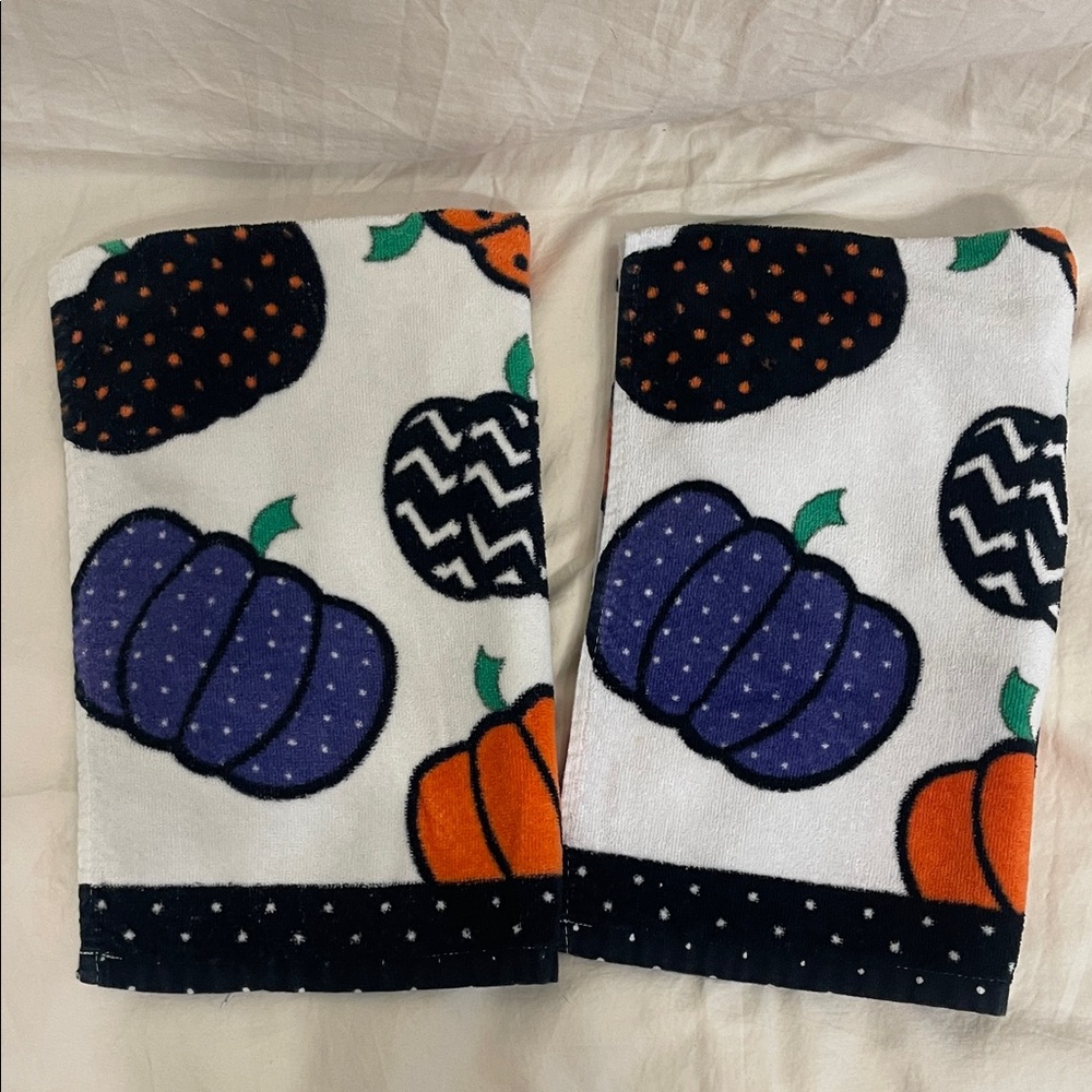Candy Corn Lane Halloween Pumpkin Patterned set of 2 Hand Towels